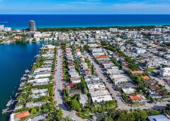 Photo - 8430 Crespi Blvd Unit # 8420