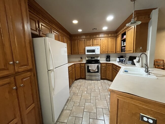 Photo - 2117 N Burdick St