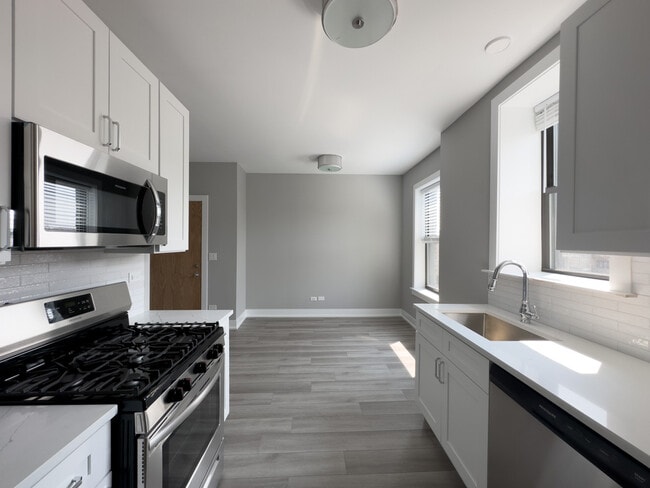 Photo - 3924 N Janssen Ave Unit A05W