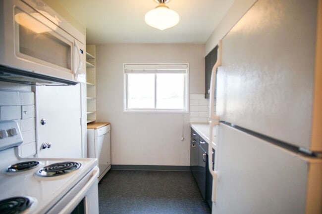 Photo - Mid-Century Dream Come True! Lovingly Maintained 2-Bedroom Available Soon! Unit 27
