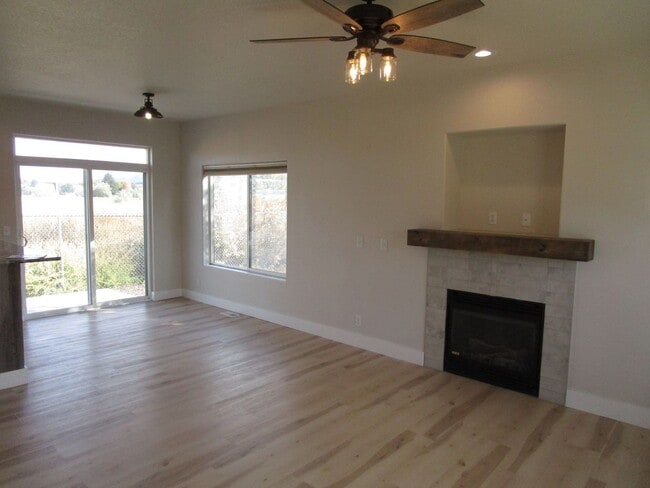 Photo - *PRICE REDUCED* Completely Refreshed 2 Sto...