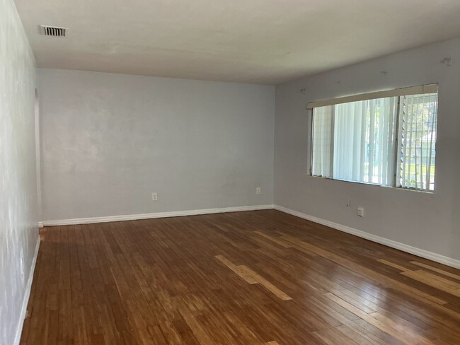 Photo - Single-Family Home | 3 Bedrooms | 2 Bathro...