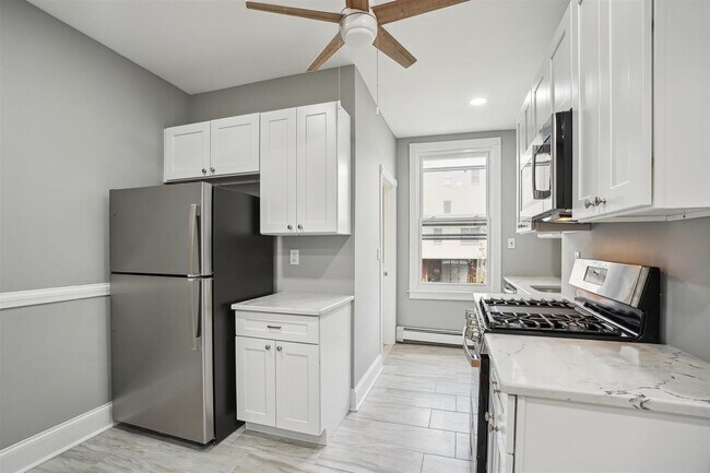 Photo - 198 Griffith St Unit 1L