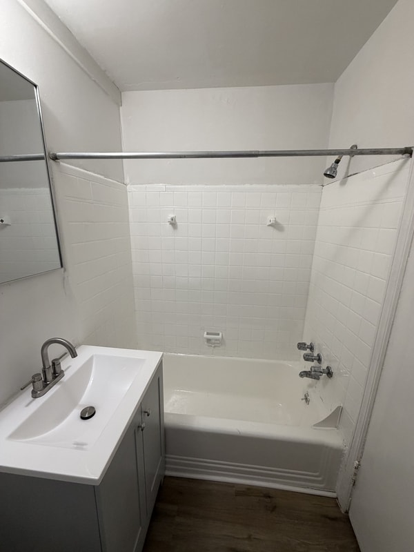 Photo - 2076 Elm Ave