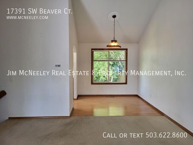 Photo - 17391 SW Beaver Ct