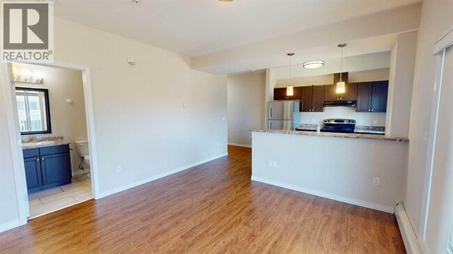 Photo - 10004-1097A 97A St