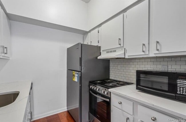 Photo - 142 Main St Unit 1D