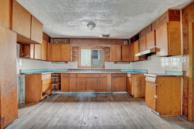 Photo - 240 East St
