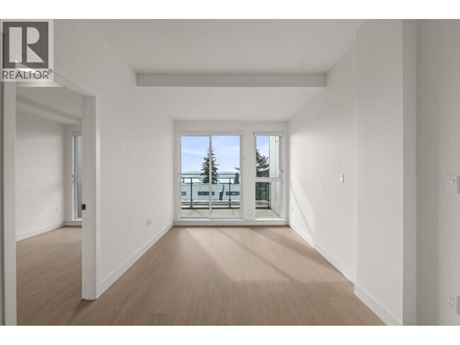 Photo - 422 E 3rd St Unité 553