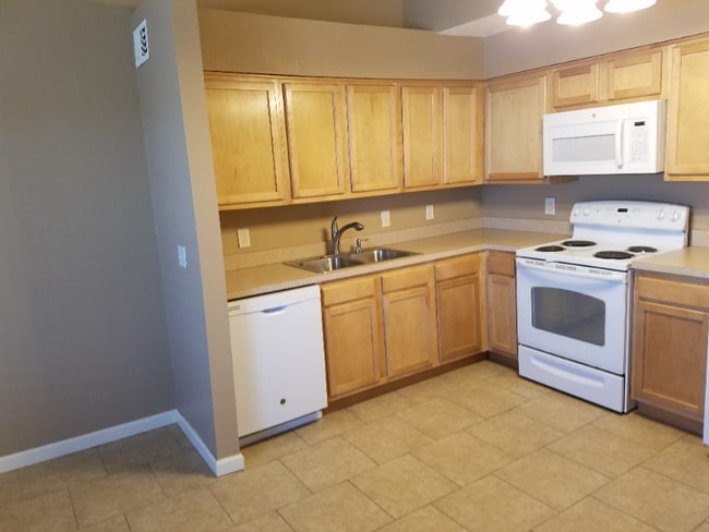 Building Photo - 1920 Parkwild Dr Rental