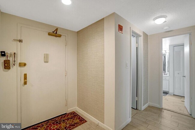 Photo - 3709 S George Mason Dr Unit 415E