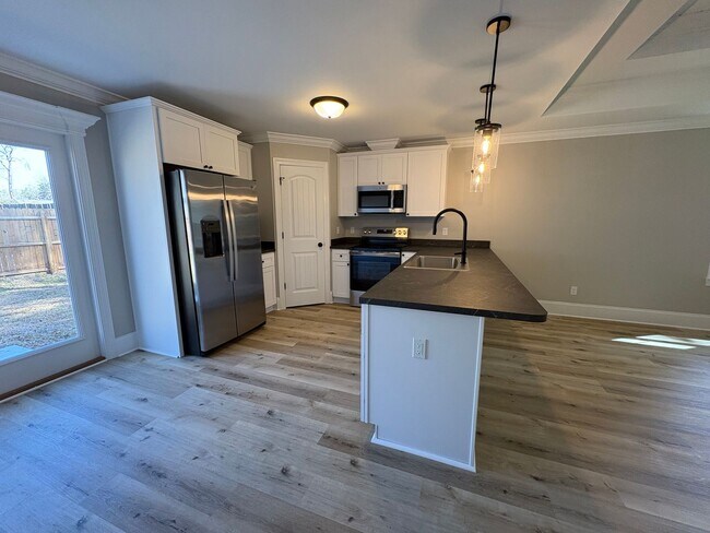 Photo - 4-Bedroom Available in Wakulla Gardens