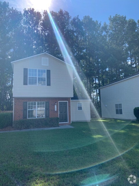 Building Photo - 3 Bedroom / 3 Bath Home in Valdosta