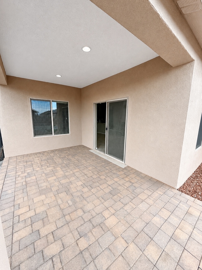 174 Spectrum Ave SW