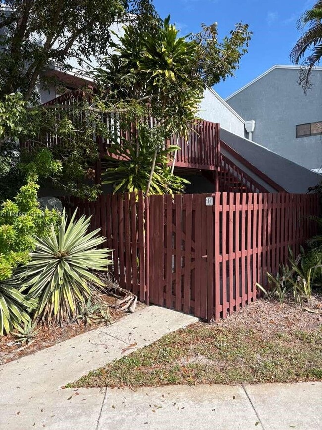 Building Photo - 17 Crossings Cir Unit F