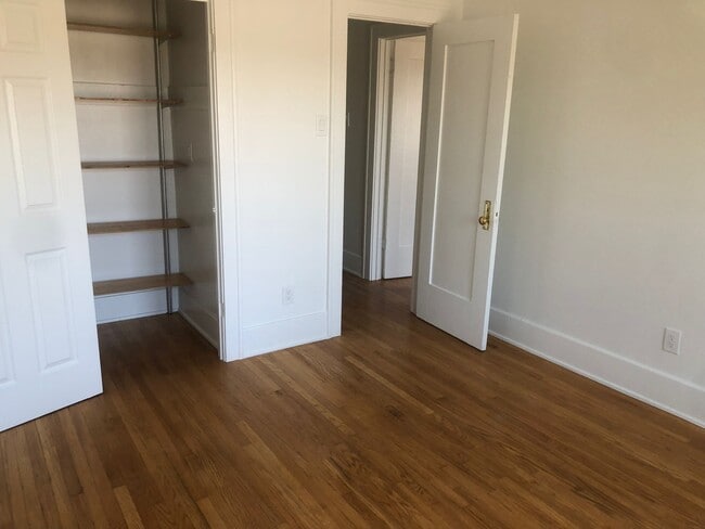 Building Photo - 832 1/4 Laguna Ave Unit 3 Rental