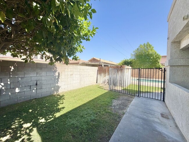 Photo - AVAILABLE NOW!! 3 Bedroom / 2 Bathroom Townhouse with pool in Cathedral City Unit B