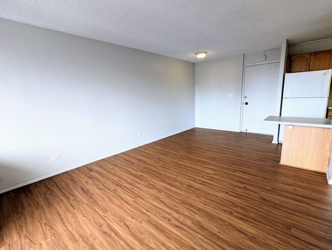 Photo - Partly Furnished 1-Bedroom 1-Bath with 1 parking @ Kinau Lanais in Makiki Unidad 1101
