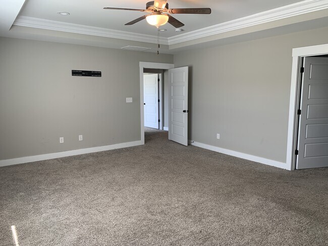 Photo - 423 Elgin Rd