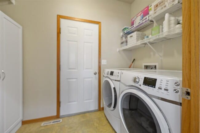 Photo - 77 N Park Ridge Rd