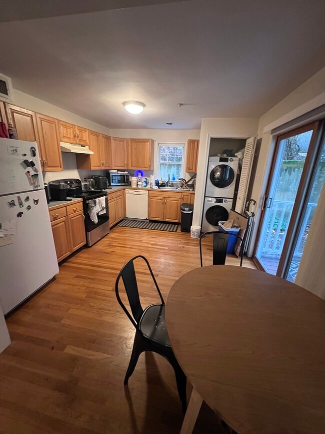 Building Photo - 62 Hillside St Unit 1F