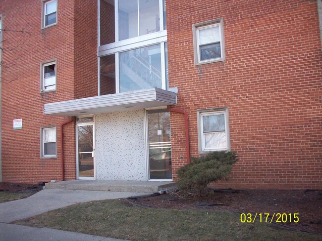 Photo - 2405 W Balmoral Ave Condo Unit 2D