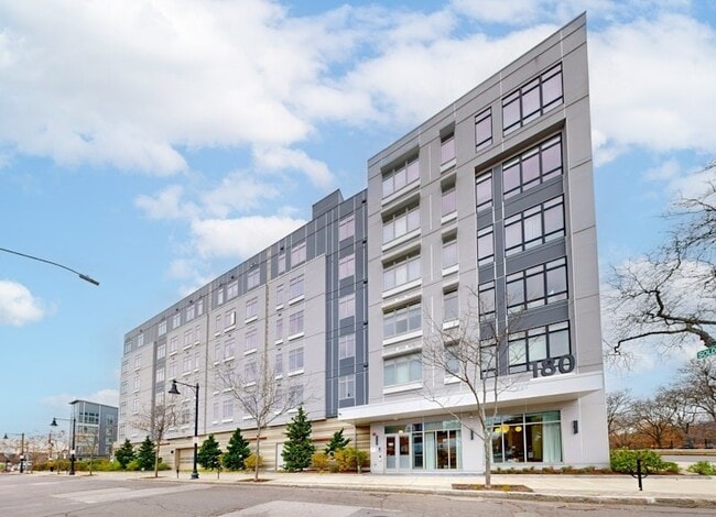 Building Photo - 180 Telford St Unit 321
