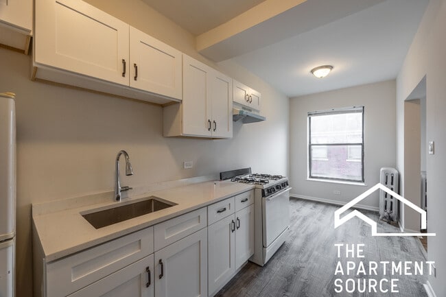 Building Photo - 7726 N Marshfield Ave Rental