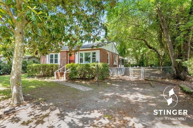 Photo - 153 Williams St