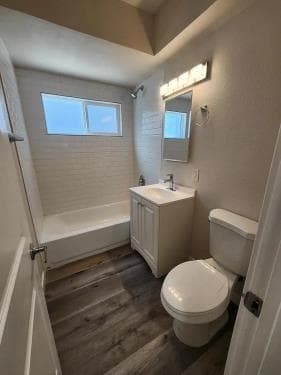 Photo - La Pat Courtyard Apartments