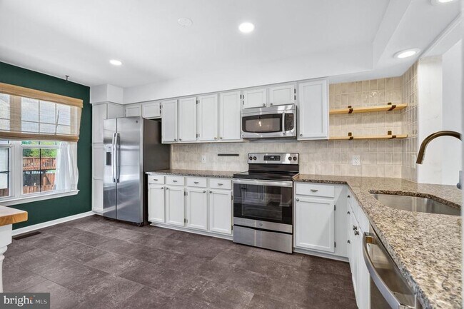 Photo - 7123 Gresham Ct E