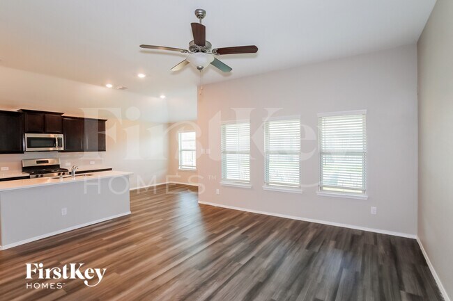 Photo - 1305 Trumpet Dr