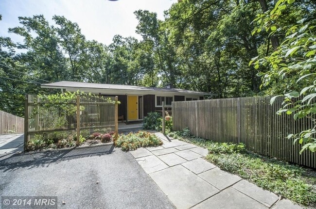 Photo - 20 Crest Park Ct Unidad B