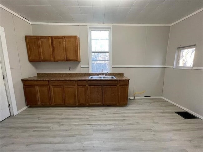 Photo - 405 Sumner Ave