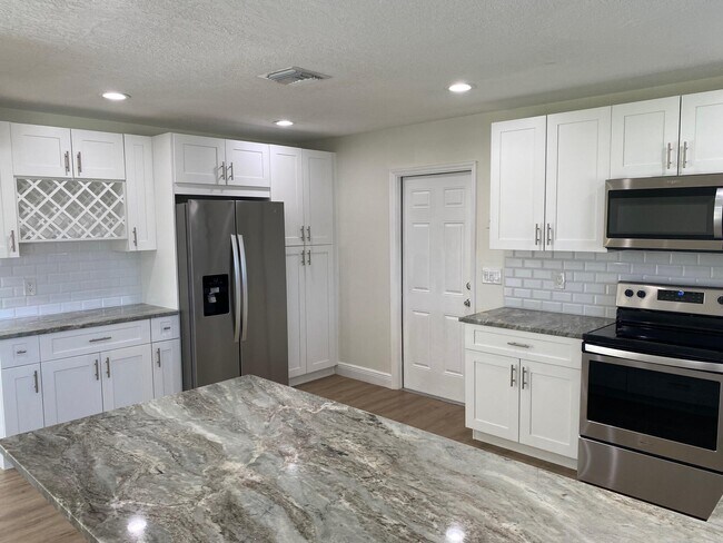 Photo - 2751 NE 26th Terrace