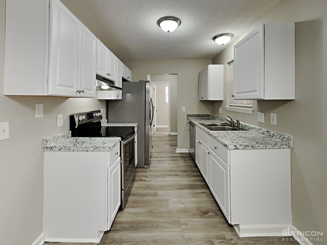 Photo - 104 Kells Dr