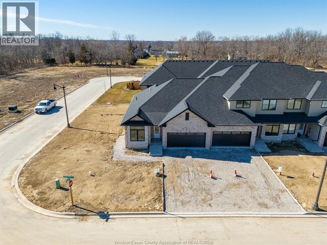 Photo - 715 Elliot Pt Rd