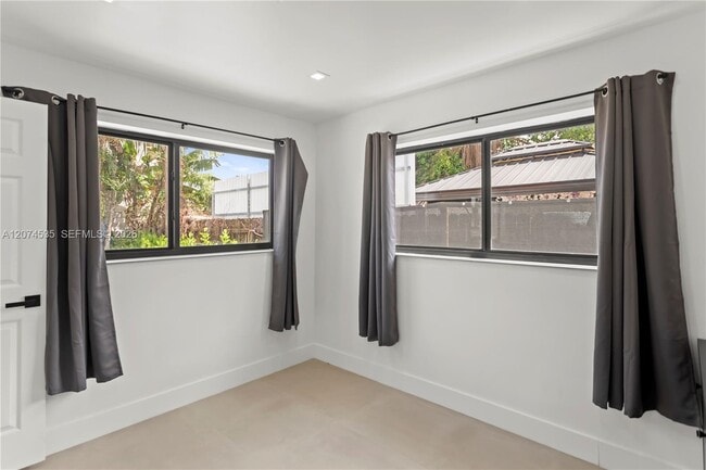 Photo - 3125 NW 21st Ct Unit 02