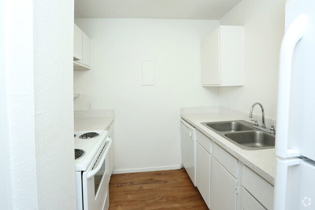 2BR 1BA- Kitchen