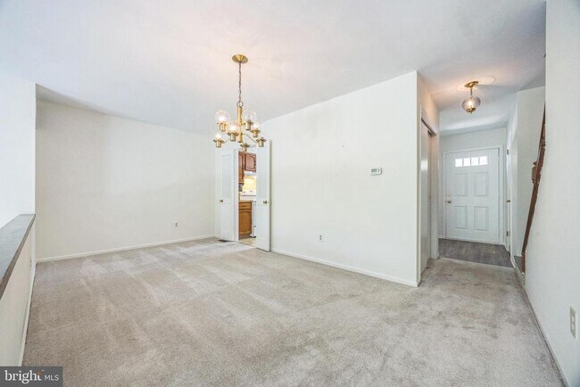 Photo - 838 Kings Croft Dr