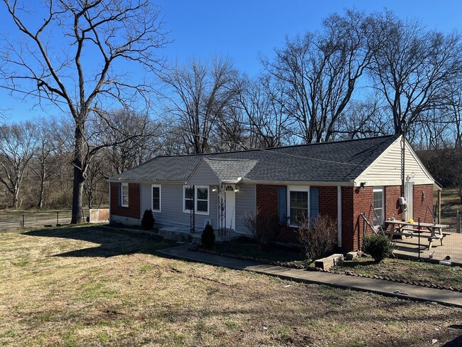 Nice 3 bedroom home in Madison, Tn with ba... - Nice 3 bedroom home in Madison, Tn with ba...