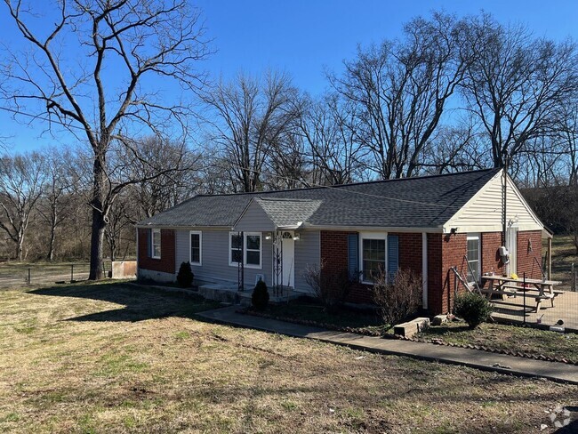 Building Photo - Nice 3 bedroom home in Madison, Tn with ba...