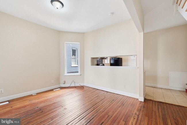 Photo - 720 Gresham Pl NW