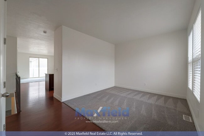 Building Photo - NEW CARPET - 6BD 4BTH 2GAR - Home in Lehi - 6 Month Lease available