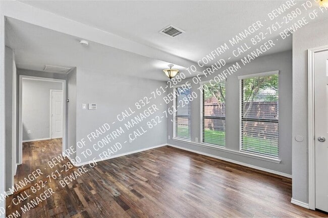 Photo - 473 Leisure Ln