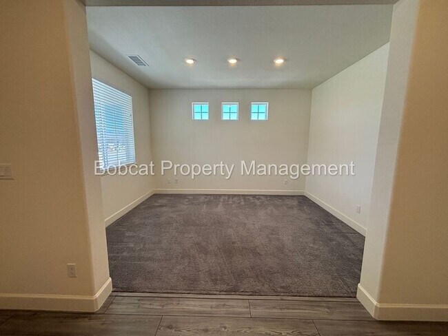 Photo - 1097 Dapple Dr