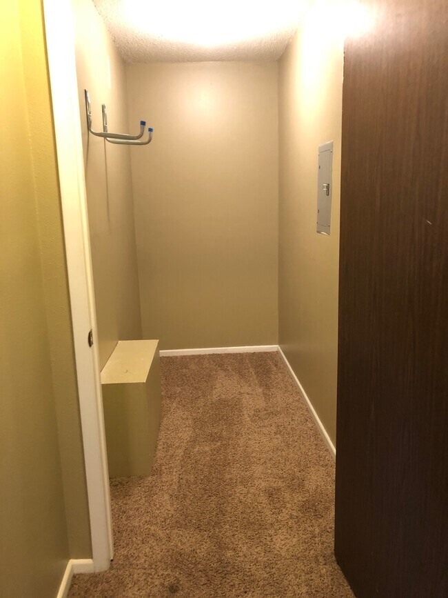 2001 NW Hickory Ln Unit 3