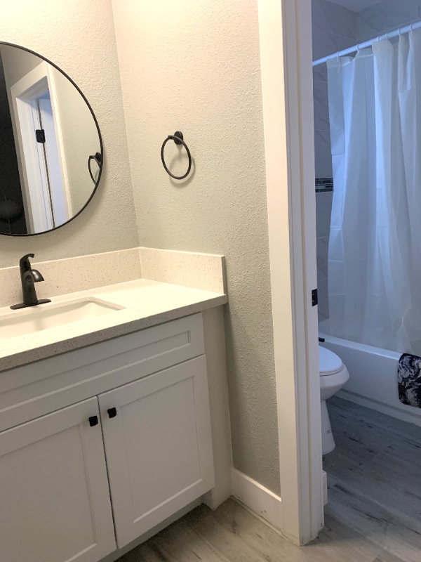 Photo - 2813 Kings Way