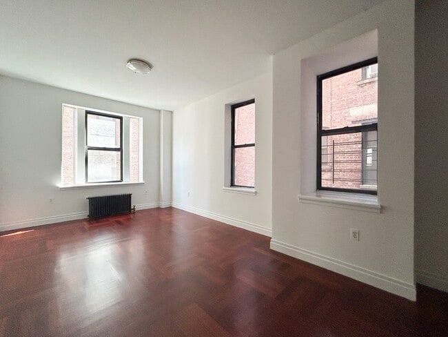 Building Photo - 611 W 137th St Rental