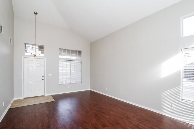 Photo - 4830 Via Maria Ct